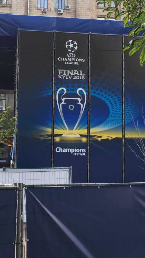 Kievde 2018 UEFA şampiyonlar Ligi kupasını önce siz görün istedim