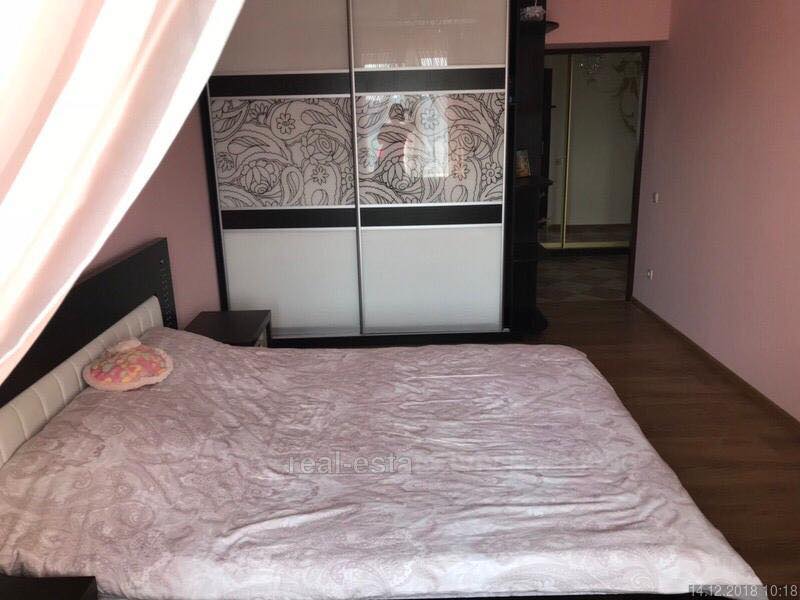 Lviv de günlük kiralık apartman dairesi ister bütün daireyi  sitersen sadeca 1 oday kiralıya bilirsiniz Lviv de günlük haftalık kiralık apartman dayresi merkezde